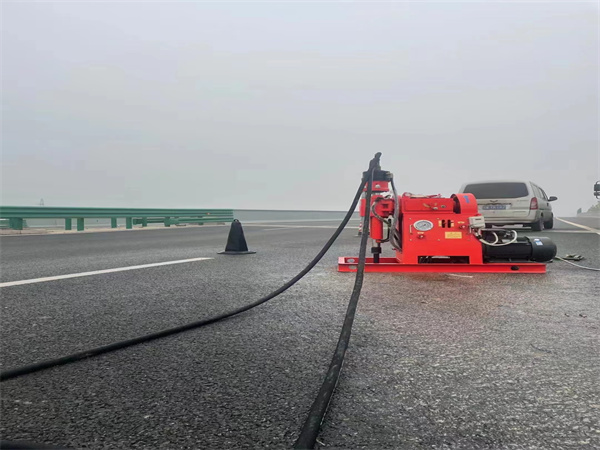 常宁马路路基路面开裂下沉注浆加固灌浆